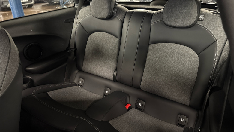 MINI Hatchback 135kW Cooper S Level 2 33kWh 3dr Auto Electric Hatchback